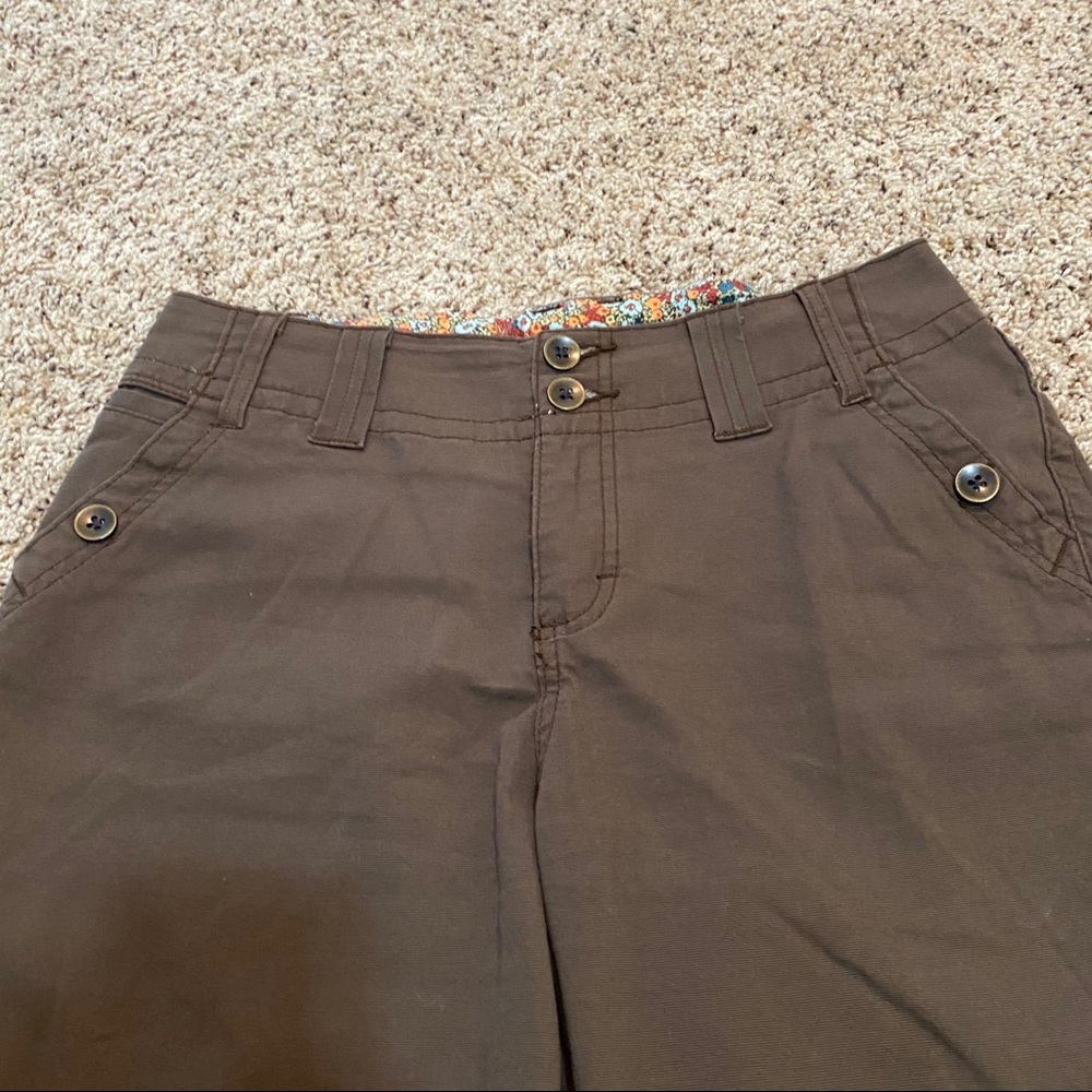 Lee Women’s Shorts - Picture 2 of 8